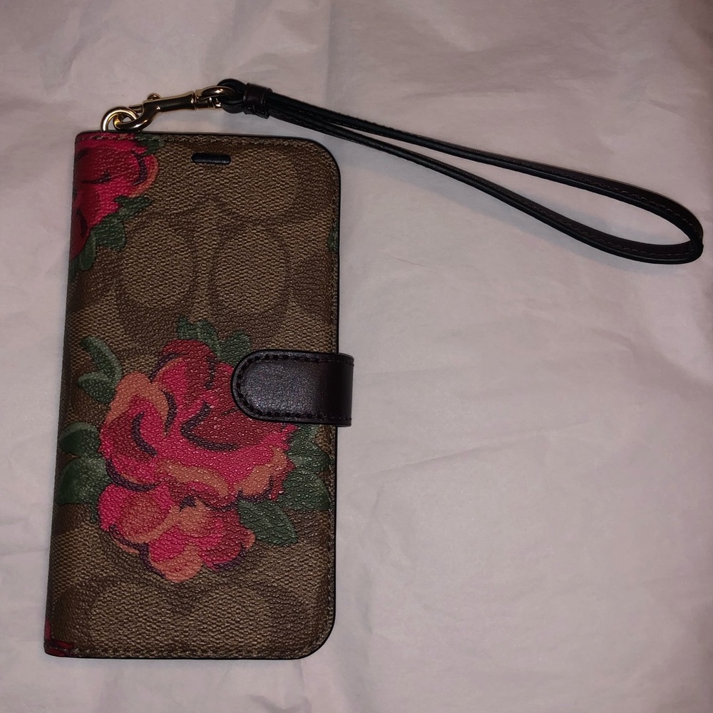 Coach - Picture 2 of 6